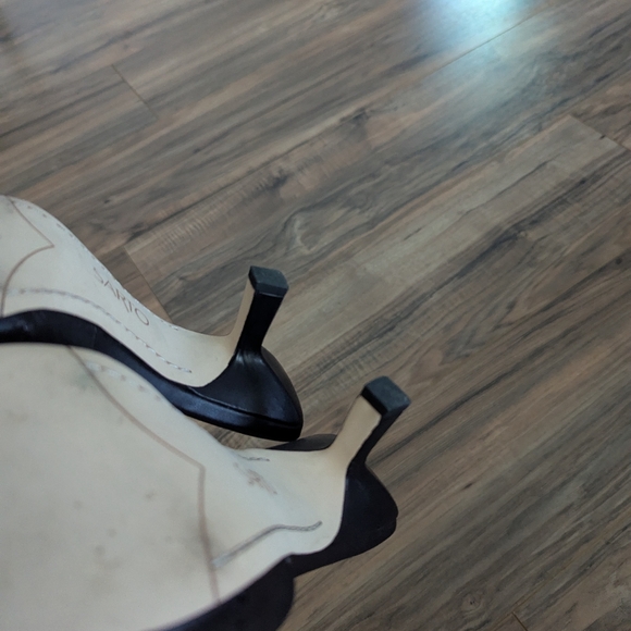 Sarto By Franco Sarto Black Leather Square Toe Sandal Heels Size 7. Women's 7. - Picture 5 of 6